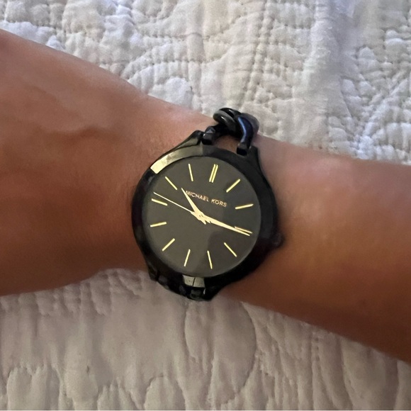 Michael Kors Slim Runway Quartz Black Dial Stainless Steel Ladies Watch - Picture 2 of 6